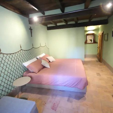 Boutique Casa Squarcia - Del Pellegrino Alloggio in famiglia *